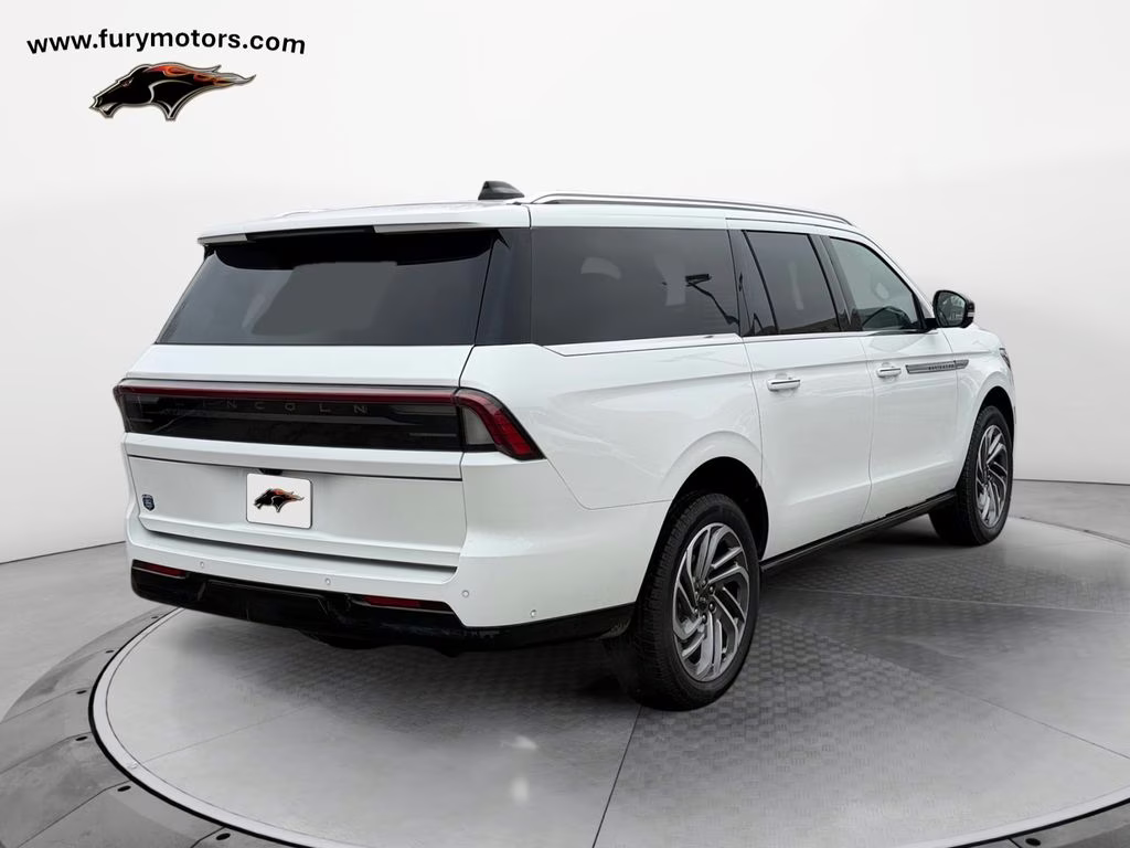 2025 White Metallic Lincoln Navigator L Reserve w/Heavy Duty Tow Pkg 4X4 SUV