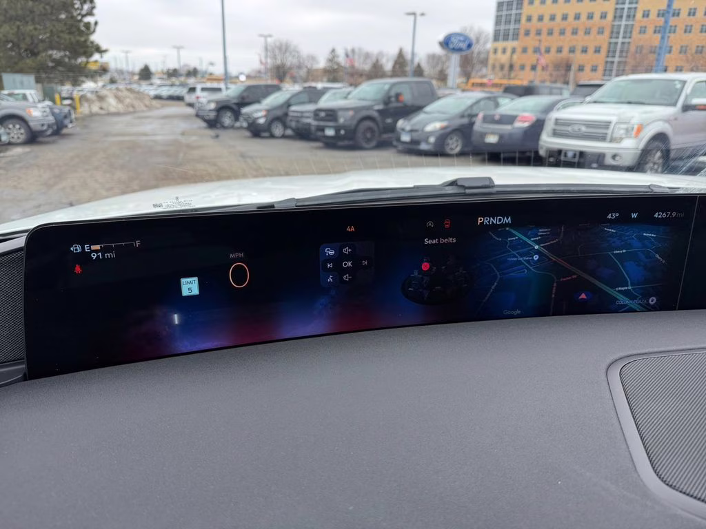 2025 White Metallic Lincoln Navigator L Reserve w/Heavy Duty Tow Pkg 4X4 SUV