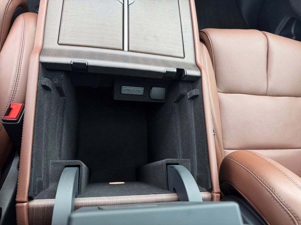 2025 White Metallic Lincoln Navigator L Reserve w/Heavy Duty Tow Pkg 4X4 SUV