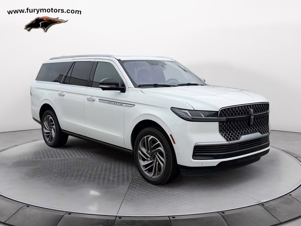 2025 White Metallic Lincoln Navigator L Reserve w/Heavy Duty Tow Pkg 4X4 SUV