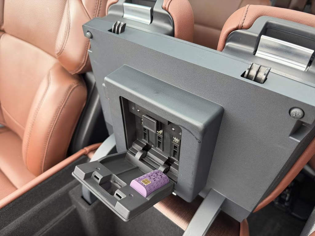 2025 White Metallic Lincoln Navigator L Reserve w/Heavy Duty Tow Pkg 4X4 SUV