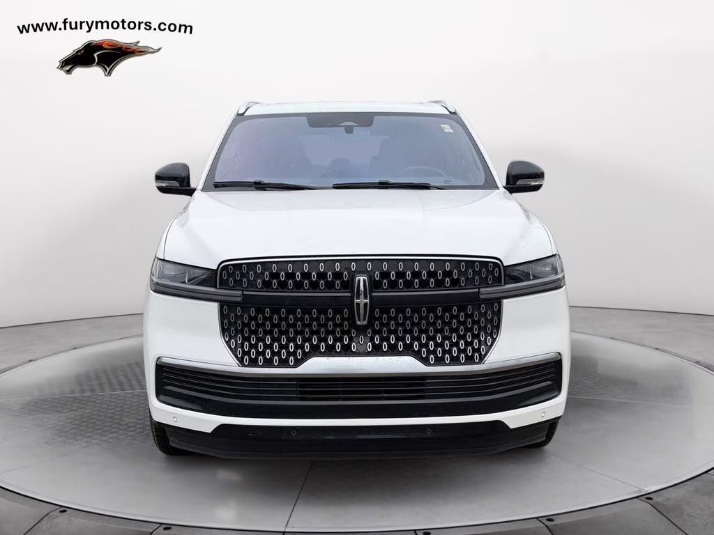 2025 White Metallic Lincoln Navigator L Reserve w/Heavy Duty Tow Pkg 4X4 SUV