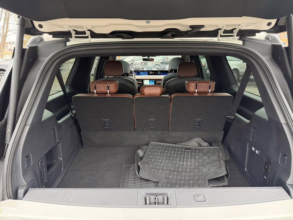 2025 White Metallic Lincoln Navigator L Reserve w/Heavy Duty Tow Pkg 4X4 SUV