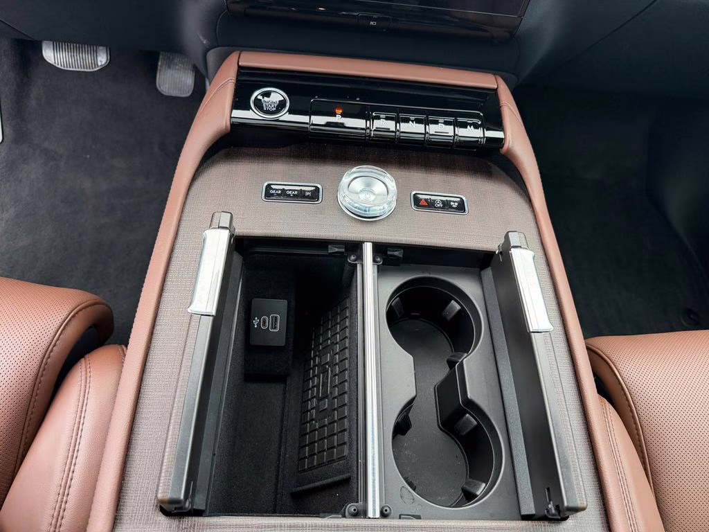 2025 White Metallic Lincoln Navigator L Reserve w/Heavy Duty Tow Pkg 4X4 SUV