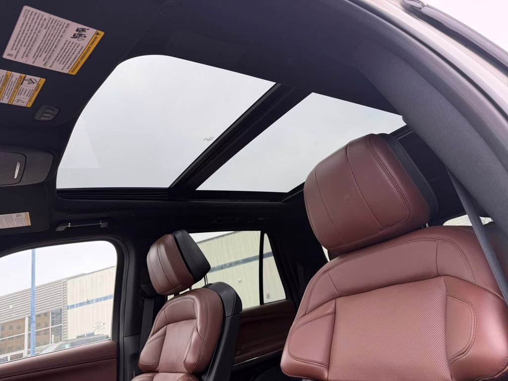 2025 White Metallic Lincoln Navigator L Reserve w/Heavy Duty Tow Pkg 4X4 SUV