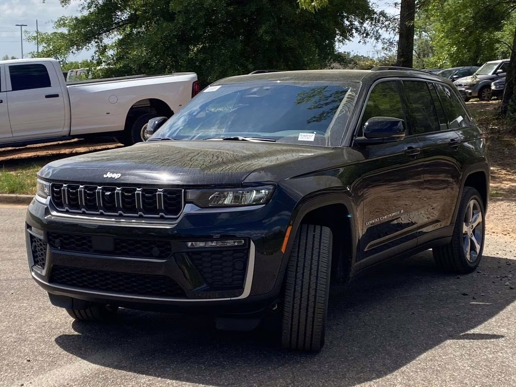 2026 Diamond Black Crystal Pearlcoat Jeep Grand Cherokee Limited RWD SUV