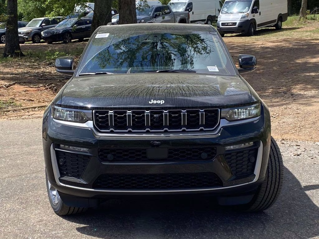 2026 Diamond Black Crystal Pearlcoat Jeep Grand Cherokee Limited RWD SUV