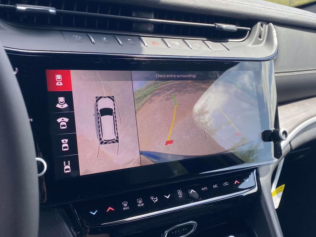 2026 Diamond Black Crystal Pearlcoat Jeep Grand Cherokee Limited RWD SUV