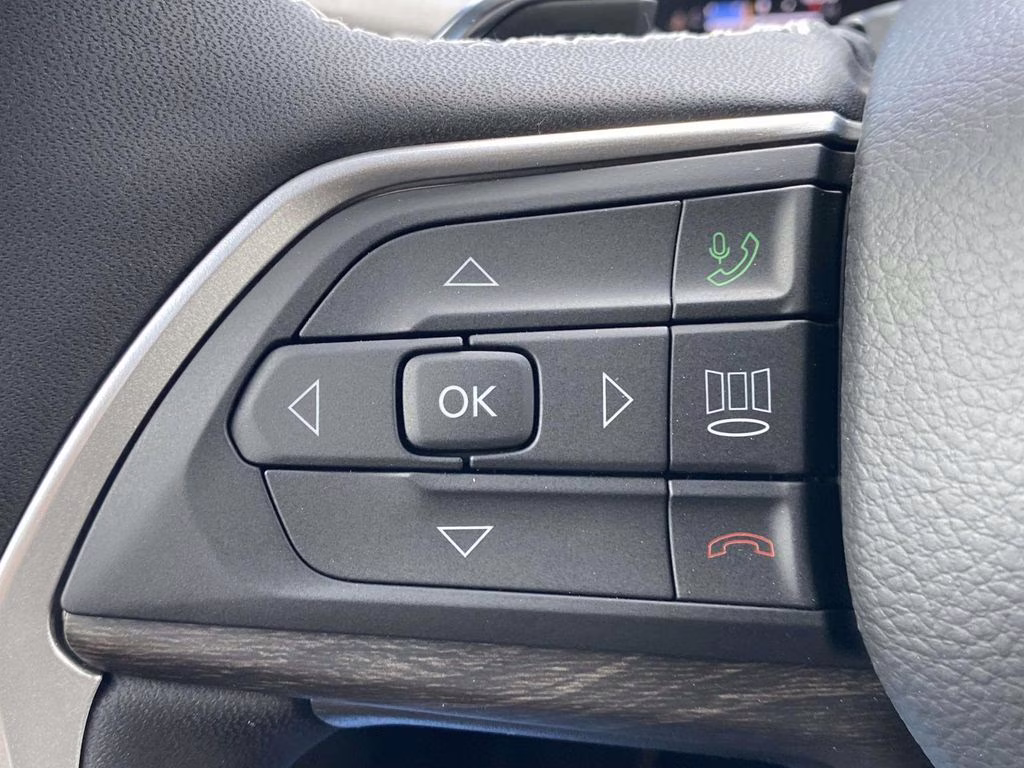 2026 Diamond Black Crystal Pearlcoat Jeep Grand Cherokee Limited RWD SUV