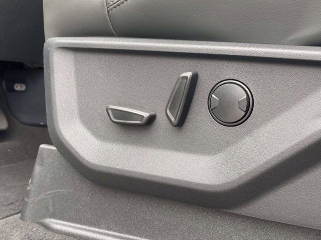 2026 Gray Metallic Ford Expedition Max Active RWD SUV