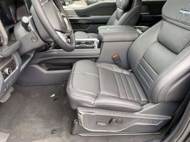 2026 Black Ford Super Duty F-250 SRW Platinum 4X4 Truck