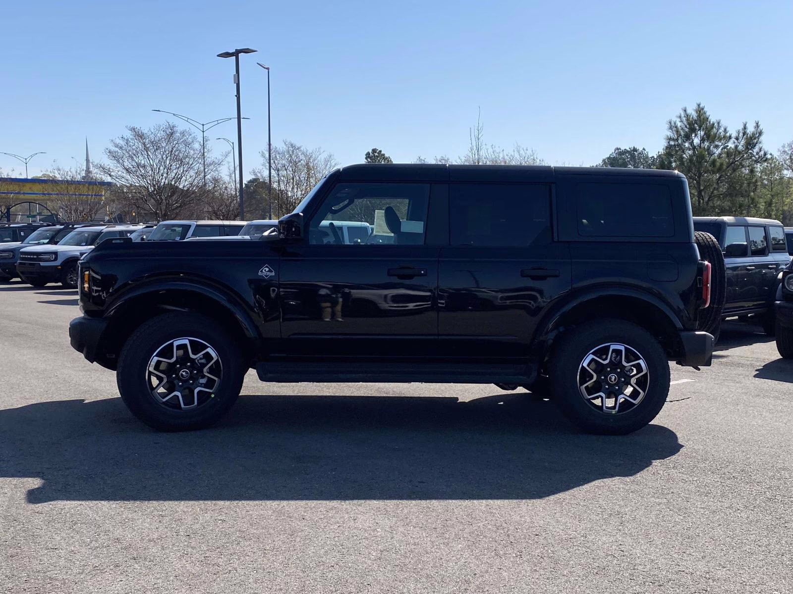 2026 Shadow Black Ford Bronco Outer Banks 4X4 SUV