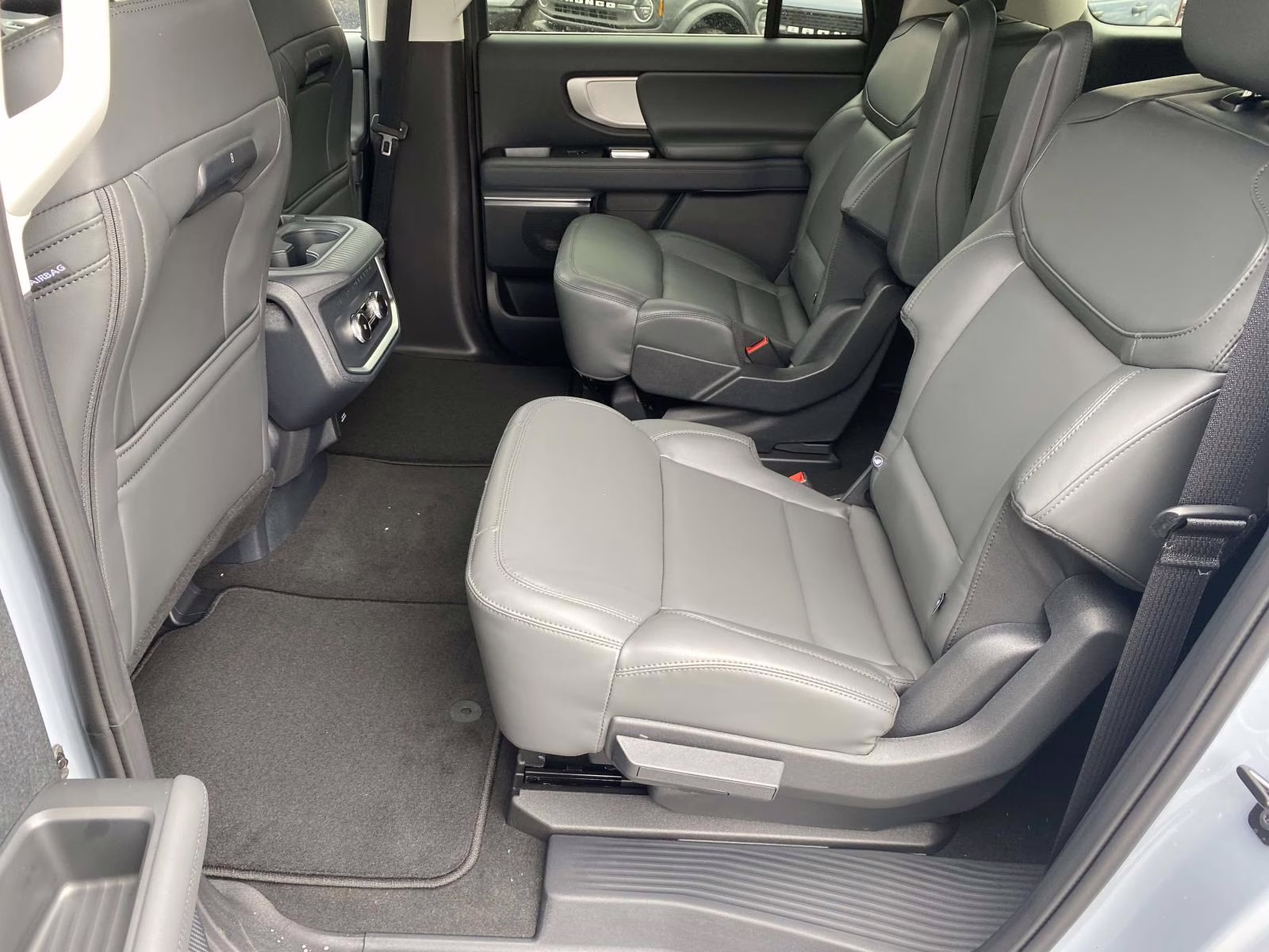 2026 Glacier Gray Metallic Tri-Coat Ford Expedition Max Active RWD SUV