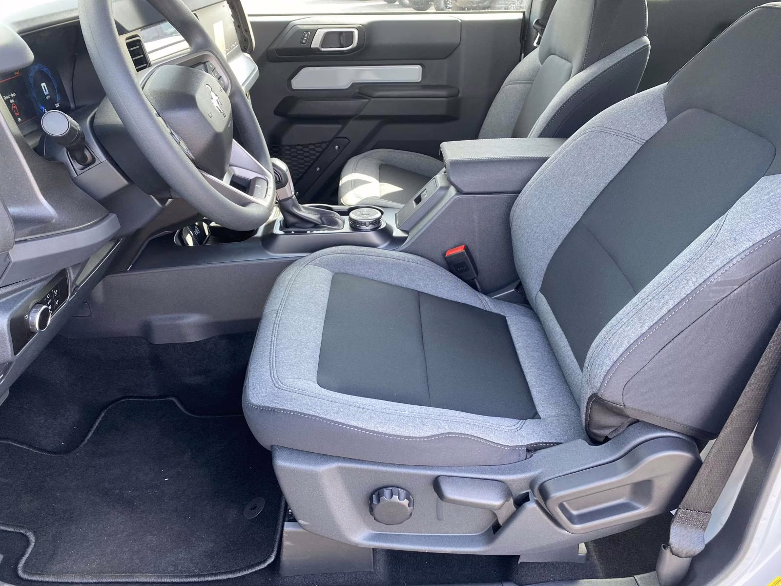 2026 Avalanche Ford Bronco Base 4X4 SUV