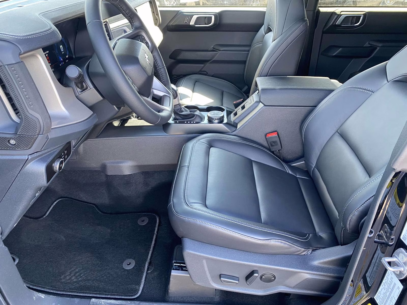 2026 Shadow Black Ford Bronco Outer Banks 4X4 SUV