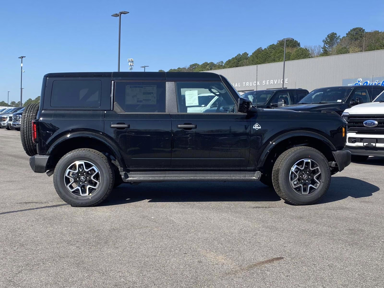 2026 Shadow Black Ford Bronco Outer Banks 4X4 SUV