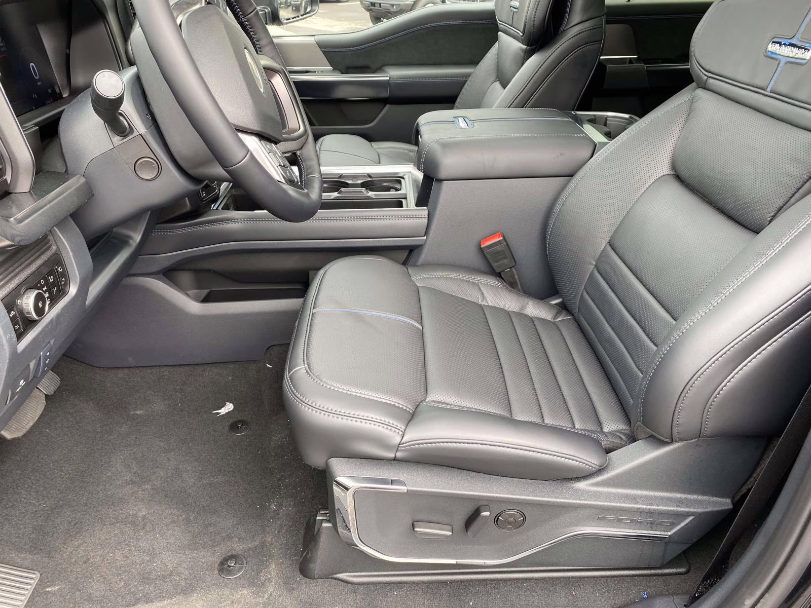 2026 Black Ford Super Duty F-250 SRW Platinum 4X4 Truck