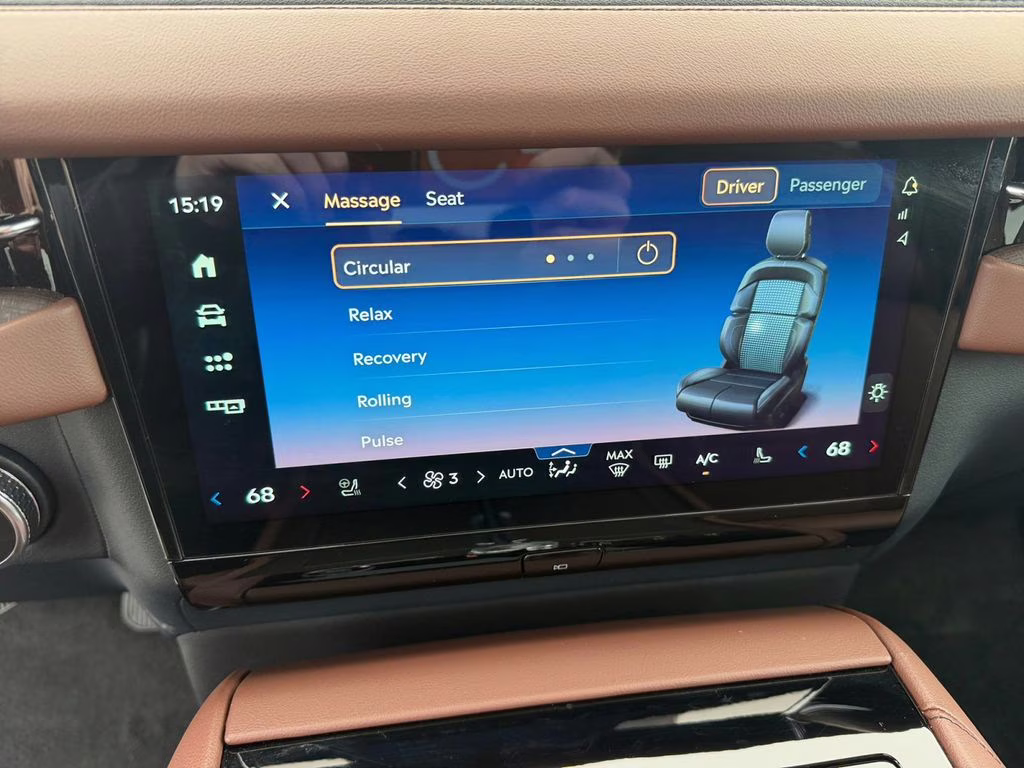 2025 White Metallic Lincoln Navigator L Reserve w/Heavy Duty Tow Pkg 4X4 SUV