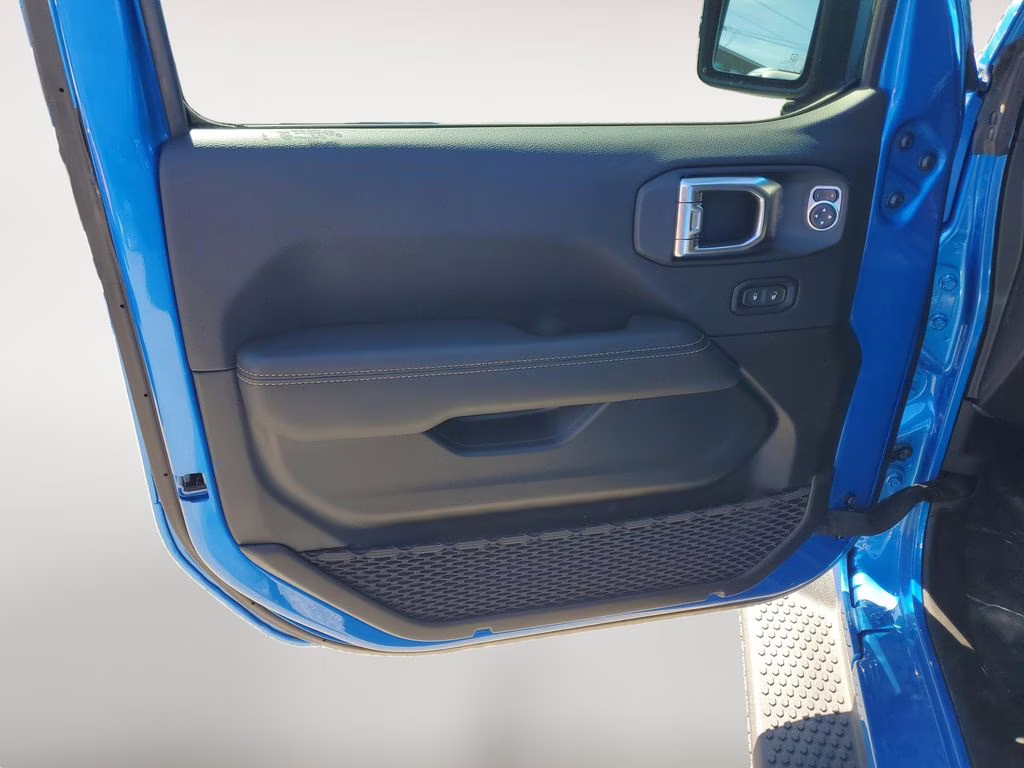 2025 Hydro Blue Pearl Coat Jeep Wrangler Sahara 4X4 SUV