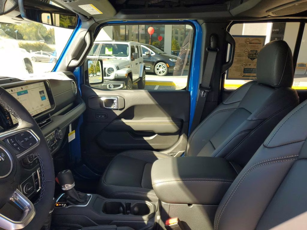 2025 Hydro Blue Pearl Coat Jeep Wrangler Sahara 4X4 SUV