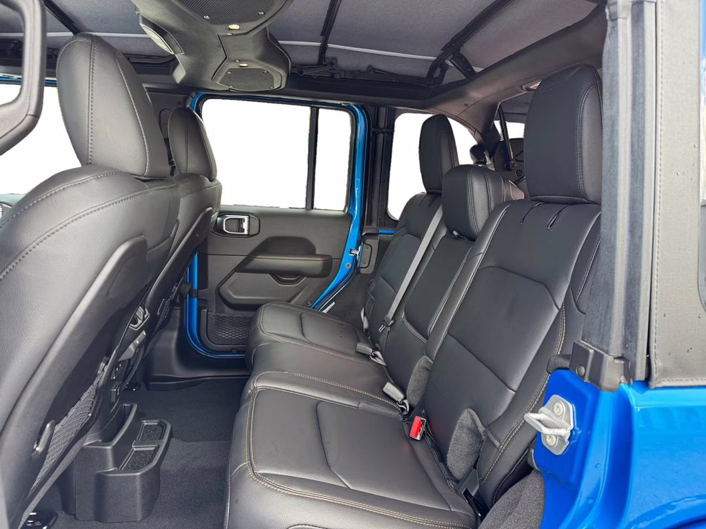 2025 Hydro Blue Pearl Coat Jeep Wrangler Sahara 4X4 SUV