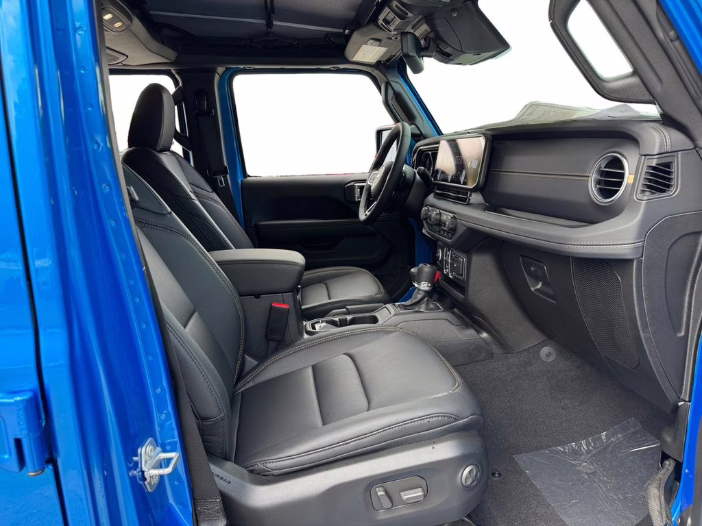 2025 Hydro Blue Pearl Coat Jeep Wrangler Sahara 4X4 SUV