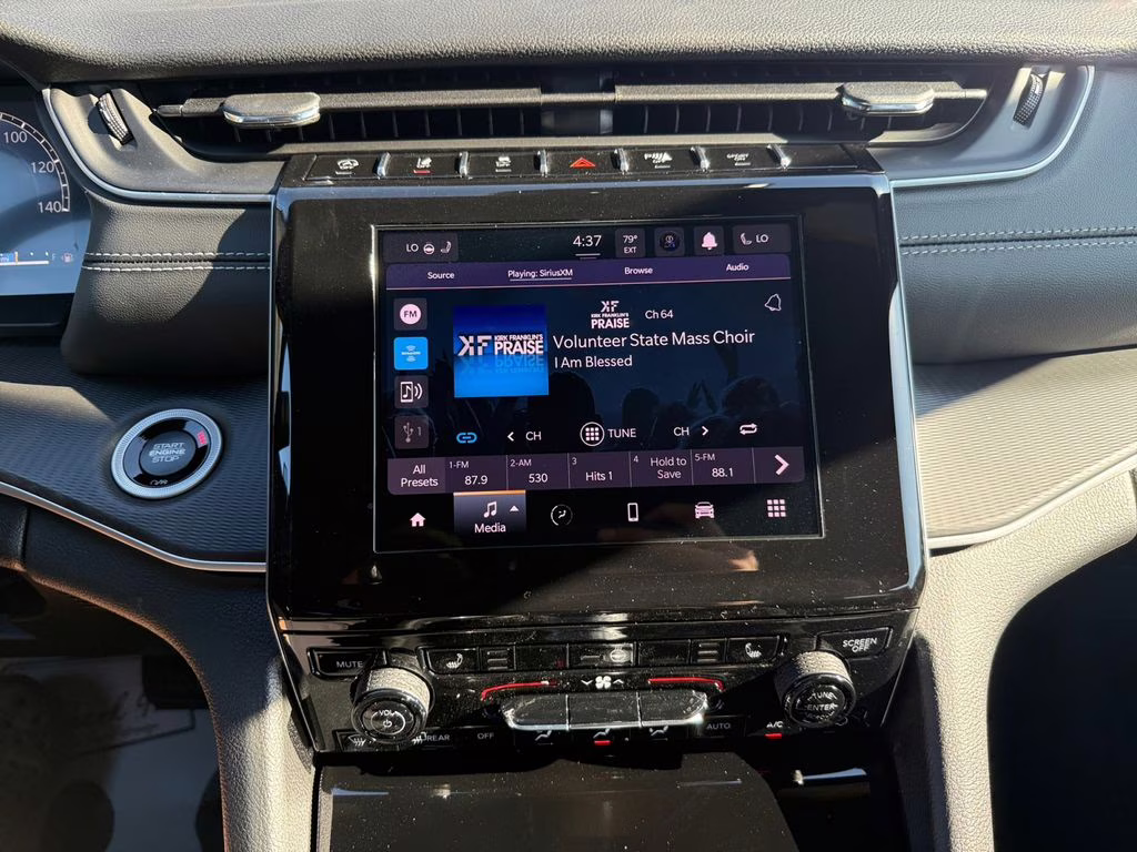 2025 Bright White Clearcoat Jeep Grand Cherokee Altitude RWD SUV