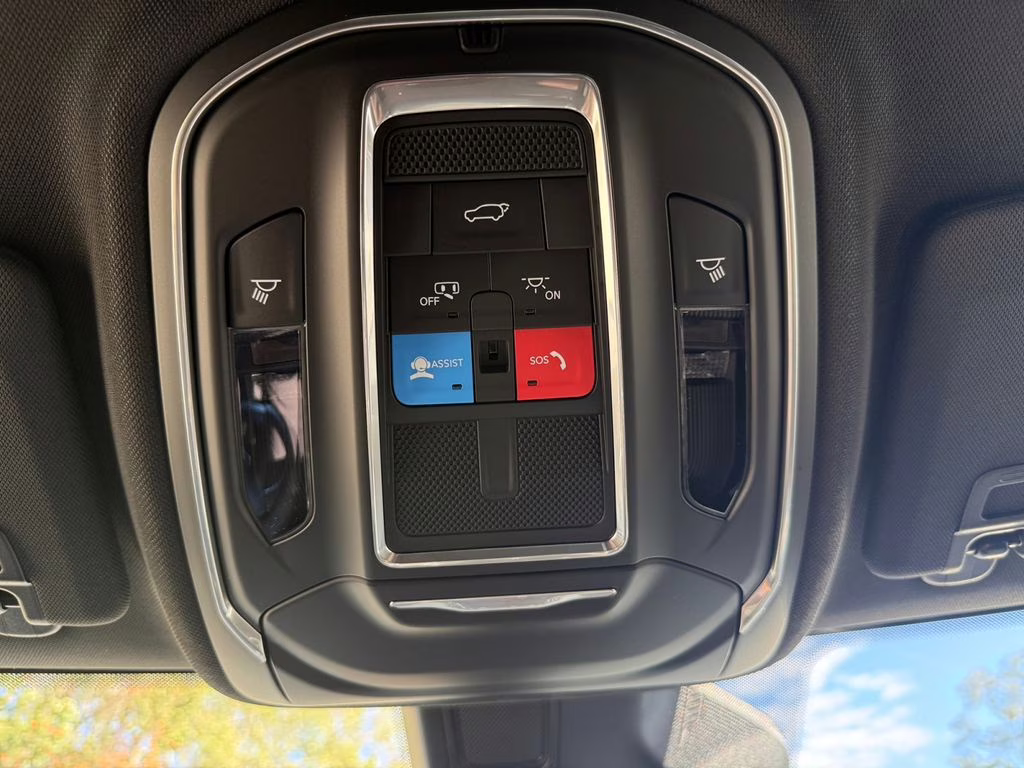 2025 Bright White Clearcoat Jeep Grand Cherokee Altitude RWD SUV