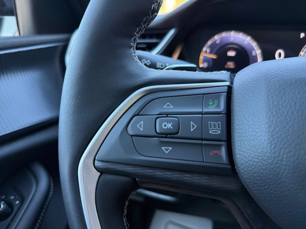 2025 Silver Zynith Jeep Grand Cherokee Altitude X RWD SUV