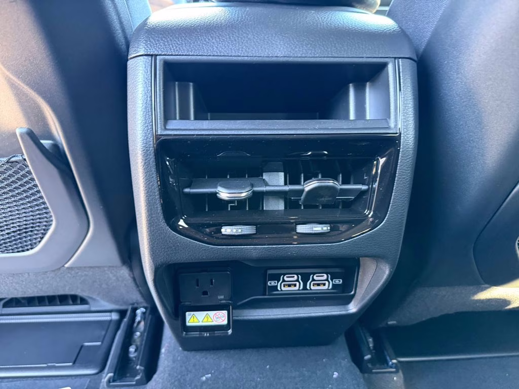 2025 Silver Zynith Jeep Grand Cherokee Altitude X RWD SUV