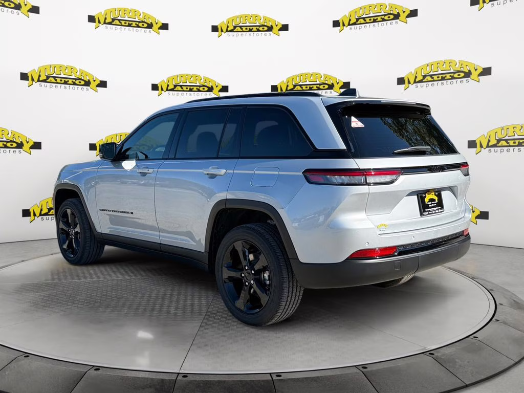 2025 Silver Zynith Jeep Grand Cherokee Altitude X RWD SUV