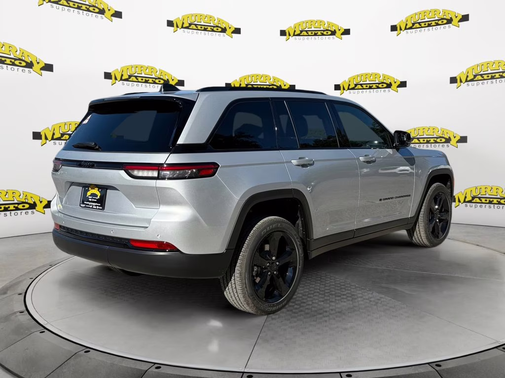 2025 Silver Zynith Jeep Grand Cherokee Altitude X RWD SUV