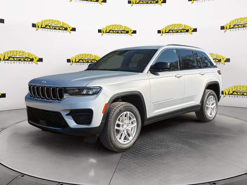 2025 Silver Zynith Jeep Grand Cherokee Laredo RWD SUV