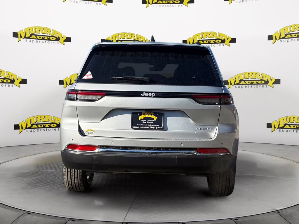 2025 Silver Zynith Jeep Grand Cherokee Laredo RWD SUV