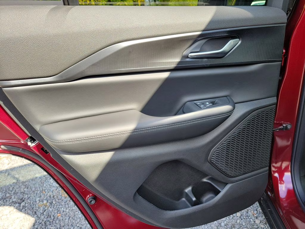 2025 Velvet Red Pearlcoat Jeep Grand Cherokee Laredo X RWD SUV