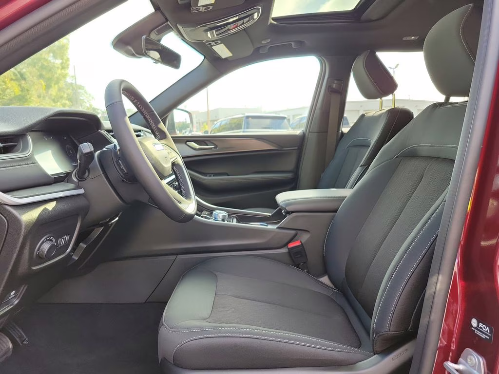 2025 Velvet Red Pearlcoat Jeep Grand Cherokee Laredo X RWD SUV