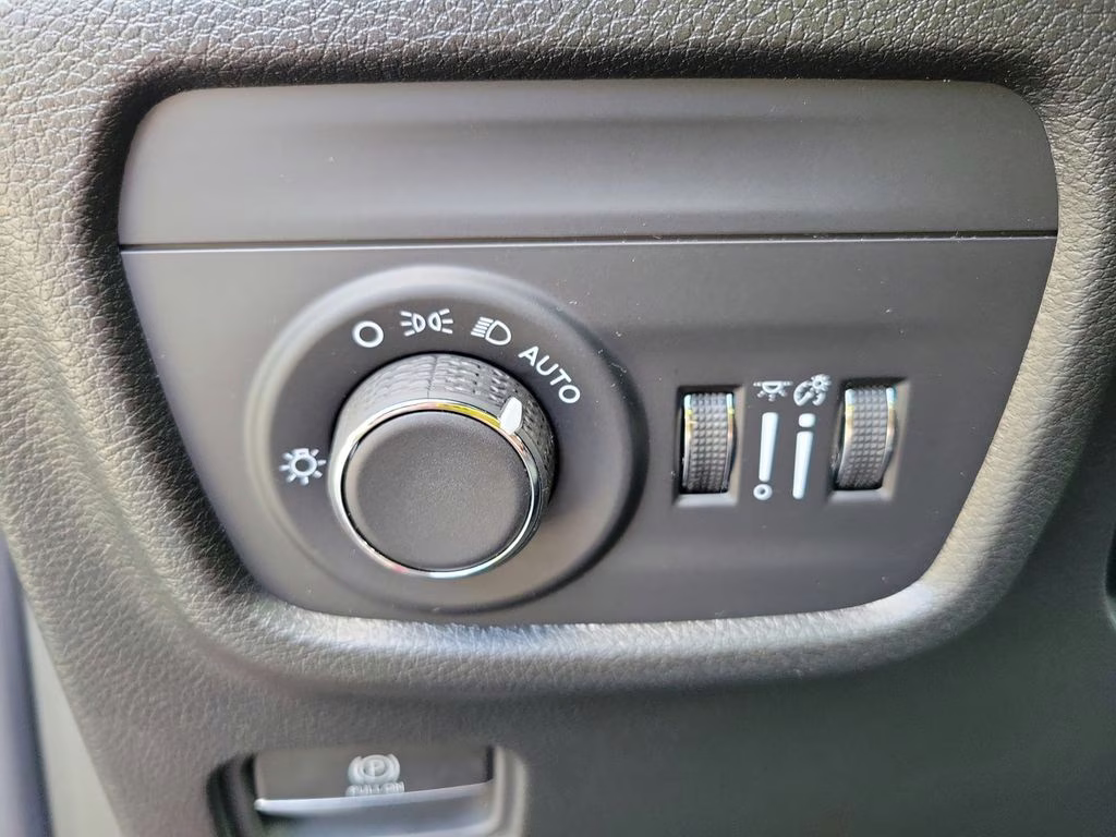 2025 Velvet Red Pearlcoat Jeep Grand Cherokee Laredo X RWD SUV