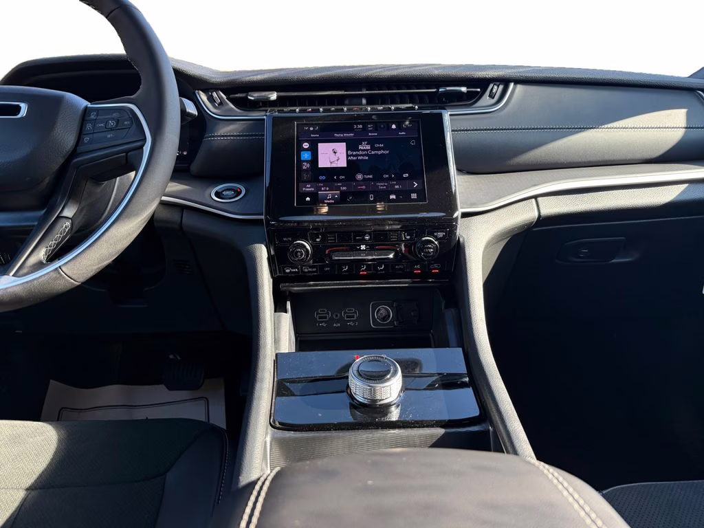 2025 Baltic Gray Metallic Clearcoat Jeep Grand Cherokee Altitude RWD SUV