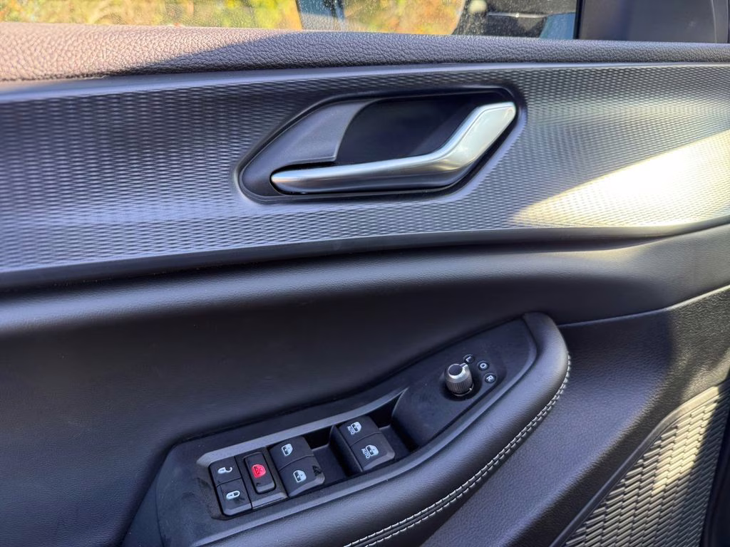 2025 Baltic Gray Metallic Clearcoat Jeep Grand Cherokee Altitude RWD SUV