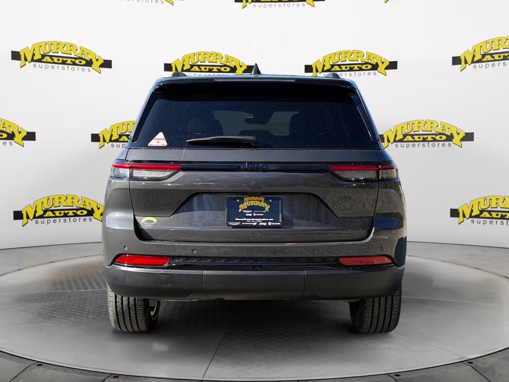 2025 Baltic Gray Metallic Clearcoat Jeep Grand Cherokee Altitude RWD SUV