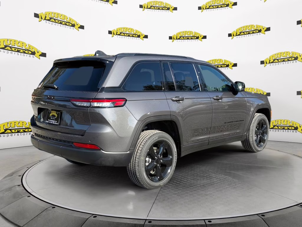 2025 Baltic Gray Metallic Clearcoat Jeep Grand Cherokee Altitude RWD SUV