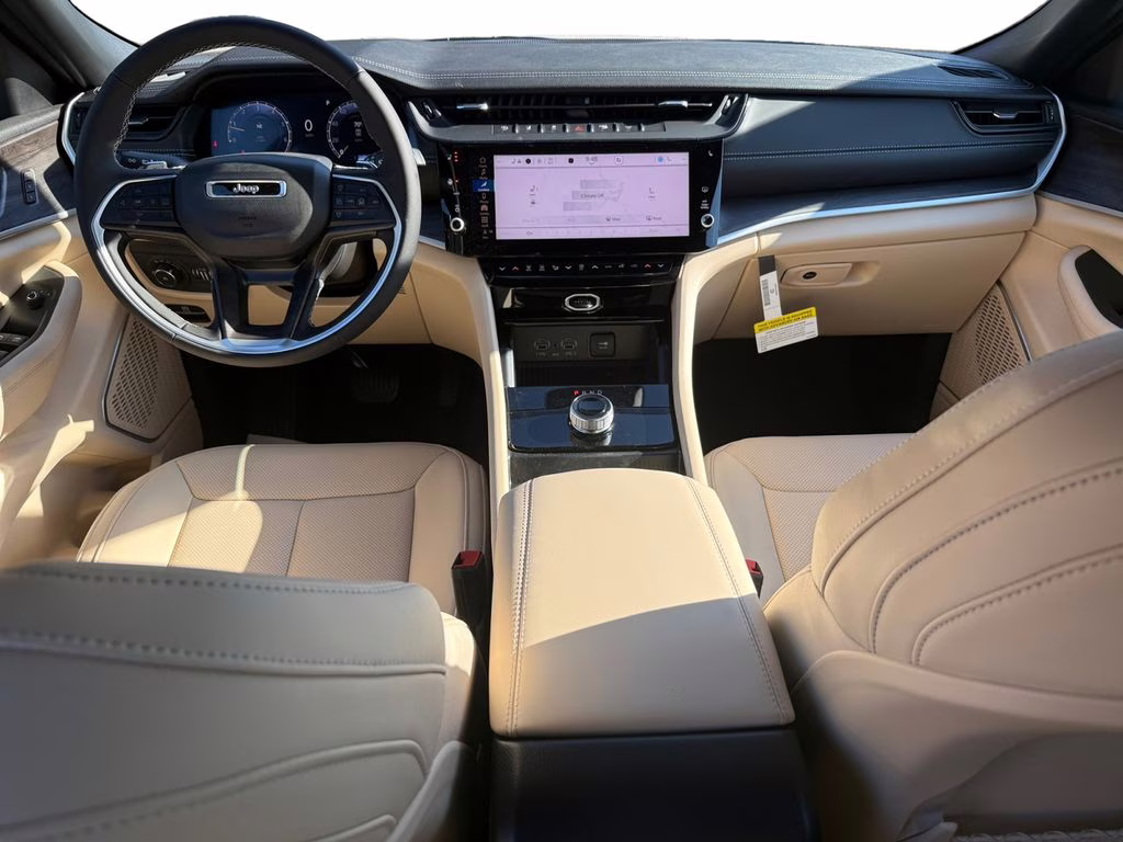 2026 Bright White Clearcoat Jeep Grand Cherokee Limited RWD SUV