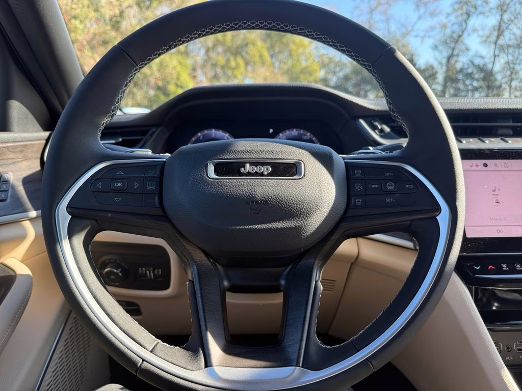 2026 Bright White Clearcoat Jeep Grand Cherokee Limited RWD SUV