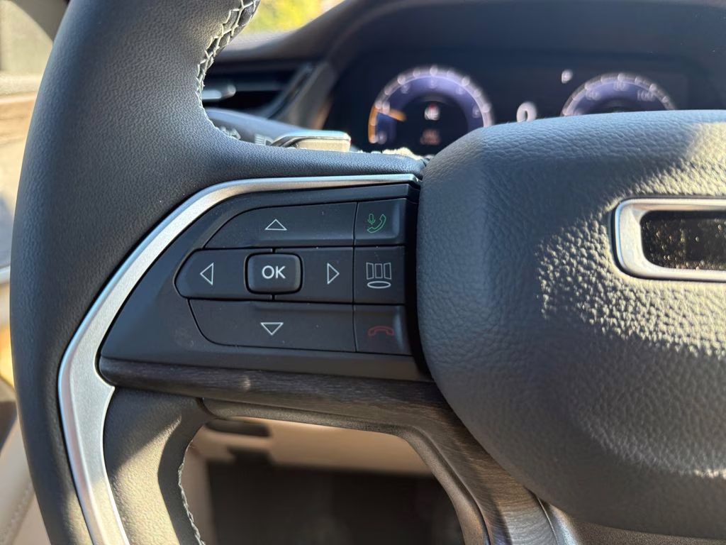 2026 Bright White Clearcoat Jeep Grand Cherokee Limited RWD SUV