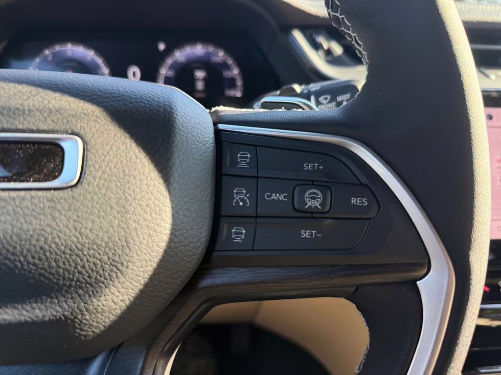 2026 Bright White Clearcoat Jeep Grand Cherokee Limited RWD SUV