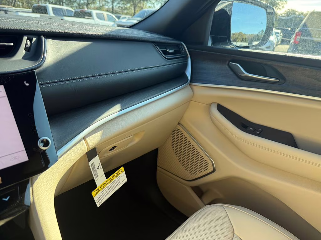 2026 Bright White Clearcoat Jeep Grand Cherokee Limited RWD SUV