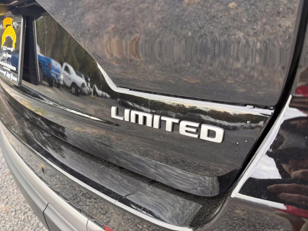 2026 Diamond Black Crystal Pearlcoat Jeep Grand Cherokee Limited RWD SUV