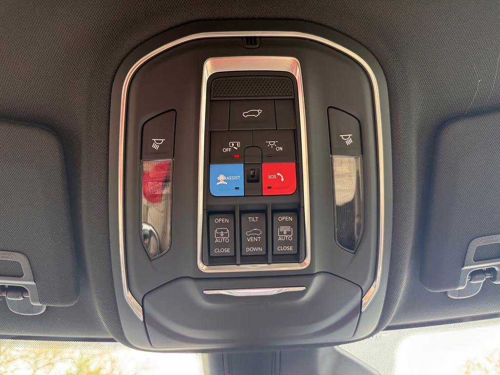 2026 Diamond Black Crystal Pearlcoat Jeep Grand Cherokee Limited RWD SUV