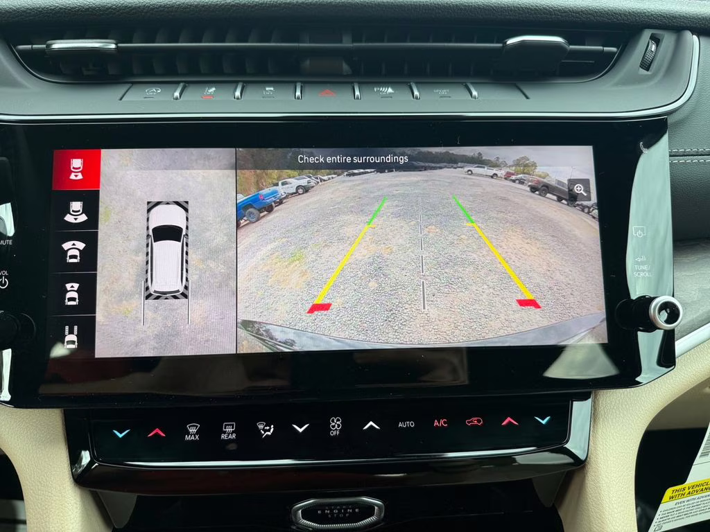 2026 Diamond Black Crystal Pearlcoat Jeep Grand Cherokee Limited RWD SUV