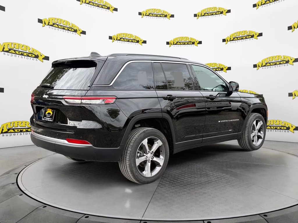 2026 Diamond Black Crystal Pearlcoat Jeep Grand Cherokee Limited RWD SUV